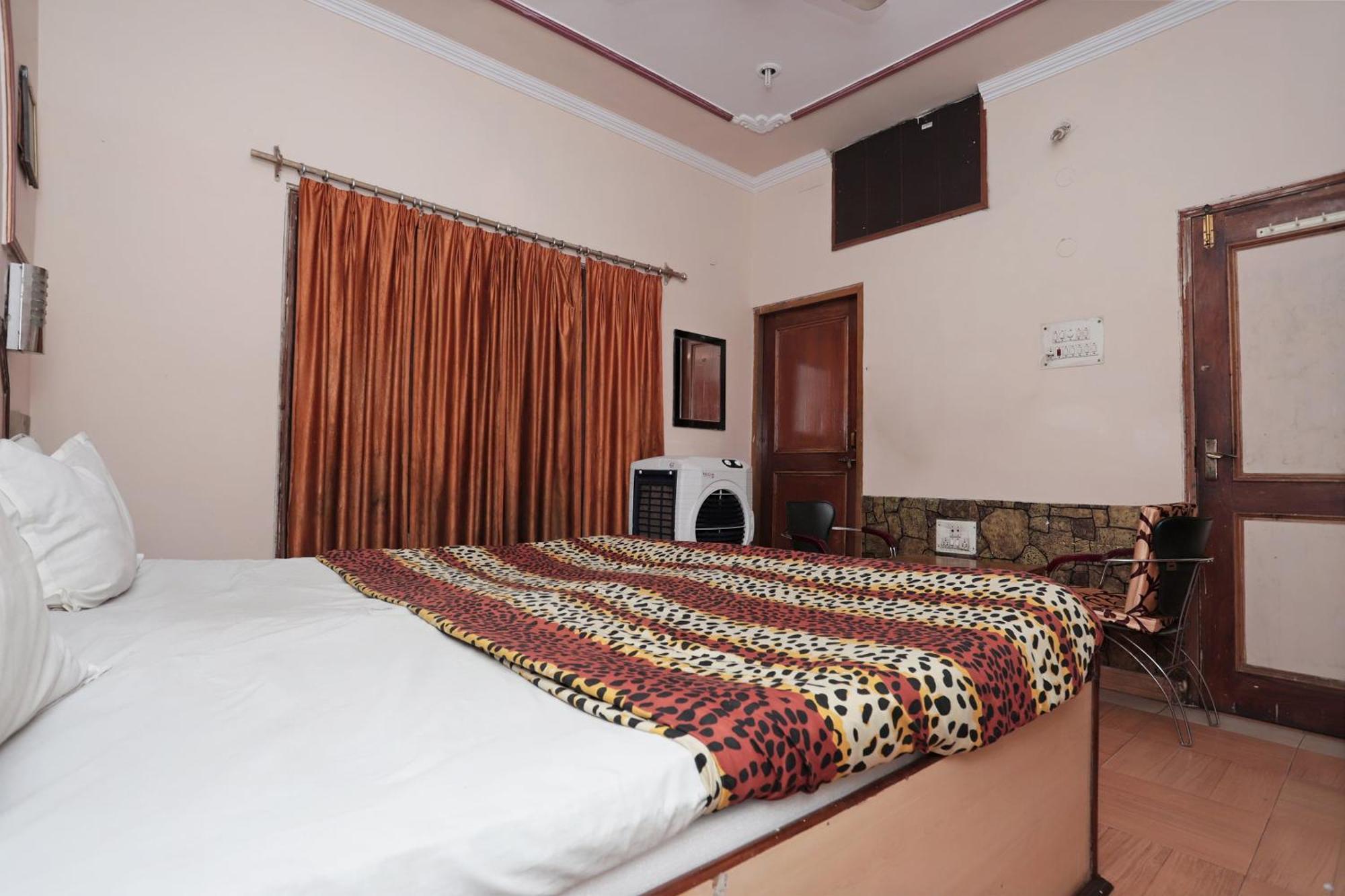 Narayani Guest House By Grb Kankhal Екстериор снимка