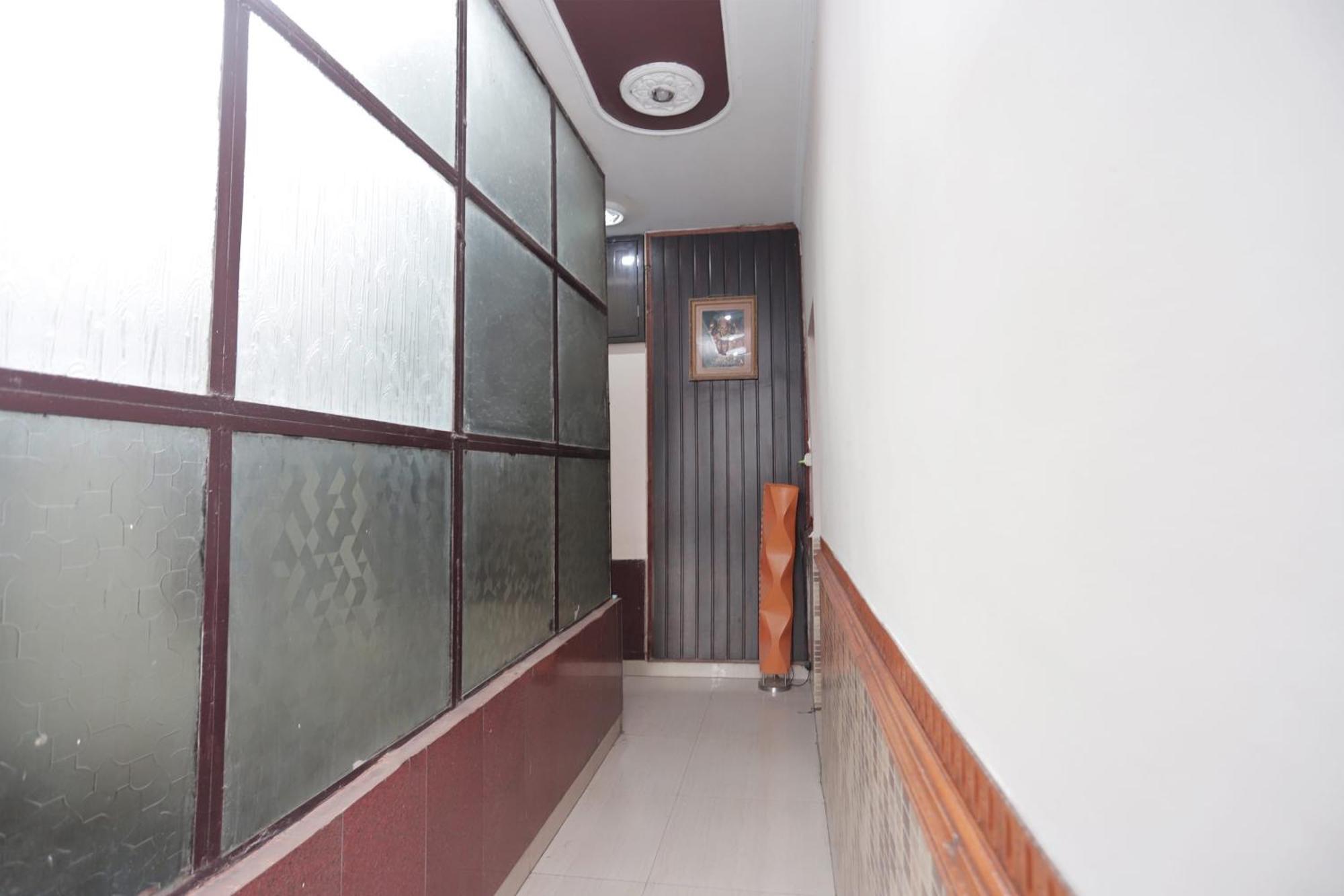 Narayani Guest House By Grb Kankhal Екстериор снимка
